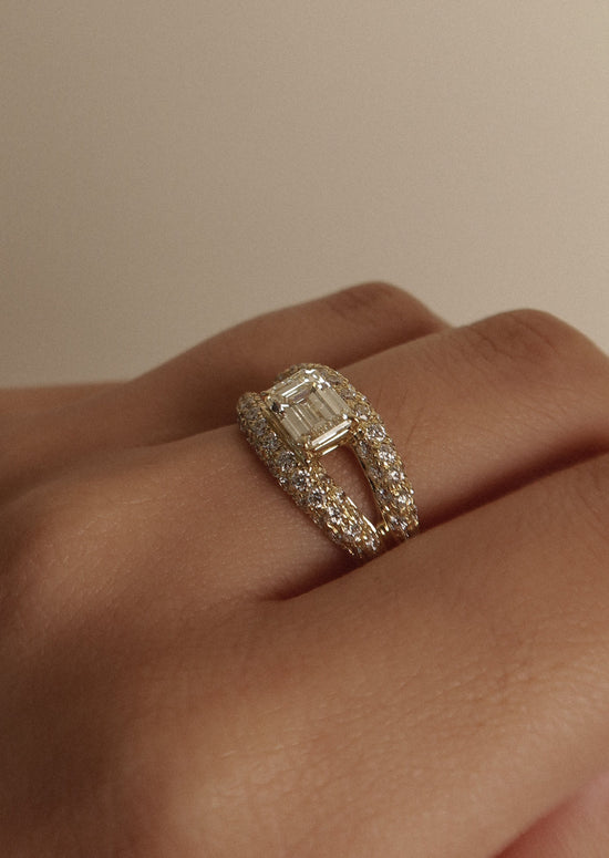 Vintage Twiny Emerald Diamond Ring