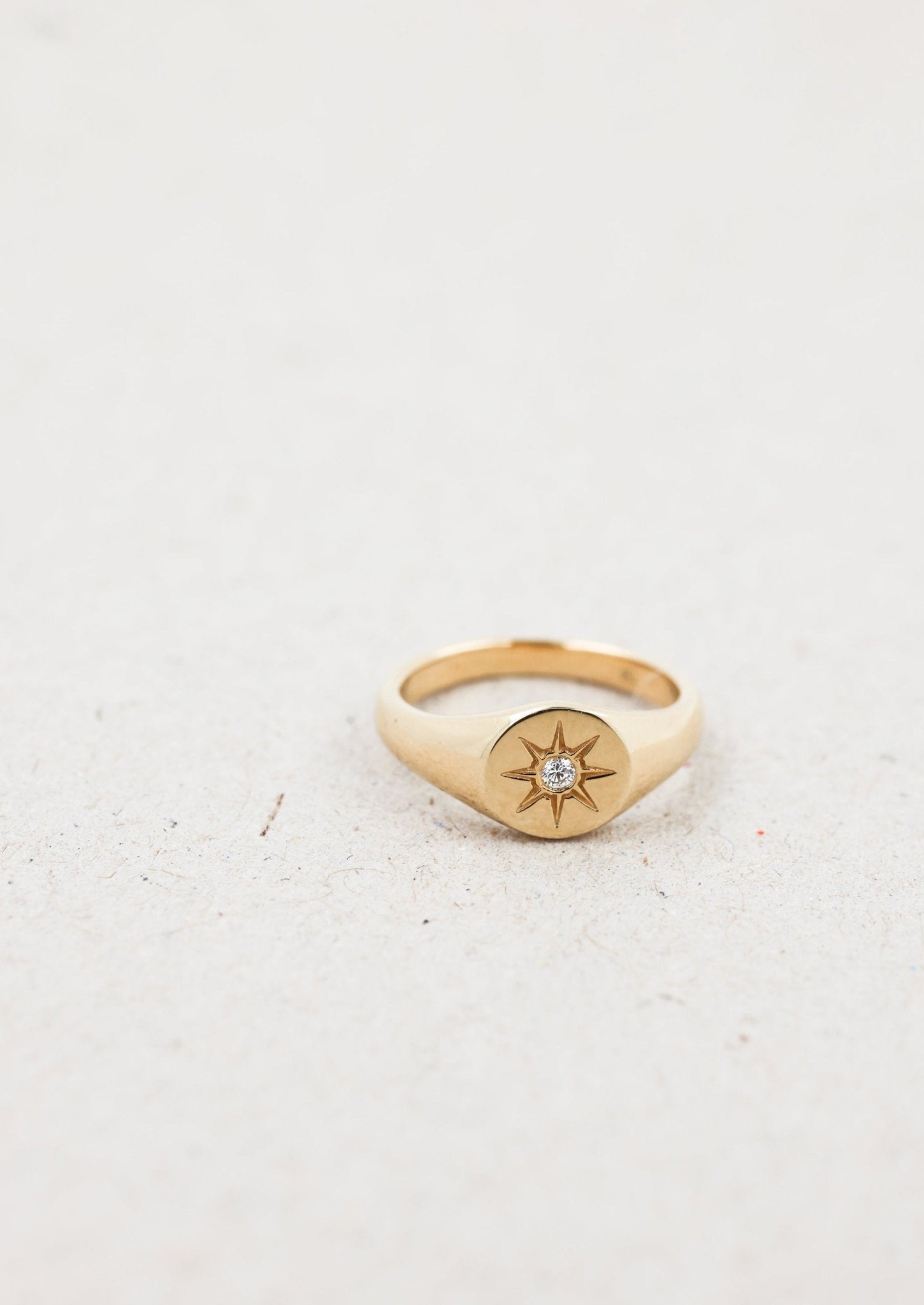Fàc Starry Signet Ring - SIA Jewelry